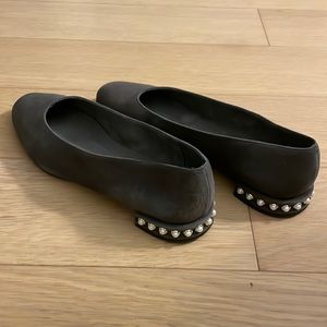 Stuart Weitzman Chic Pearl Suede Flats size 7 1/2 M Gray color